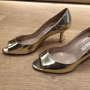 Oscar de la Renta Metallic Gold Peep Toe Pumps